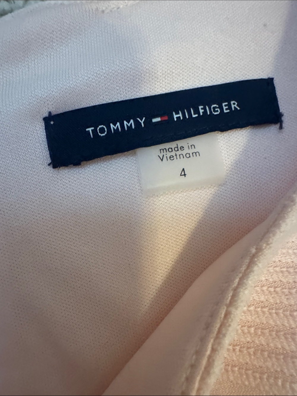 Tommy Hilfiger Blush Pink Textured Sheath Dress Size 4 Career Cocktail - Picture 2 of 3